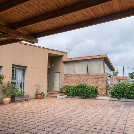 Espectacular Con Piscina Y Porche Exterior *