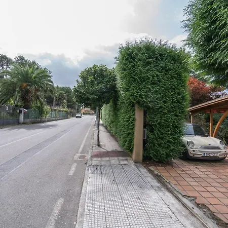 Espectacular Con Piscina Y Porche Exterior